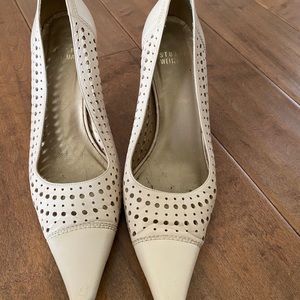 Stuard Weitzman Pump size 7
